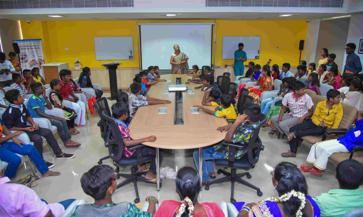 kids at pondicherry university ananda Rangapillai library