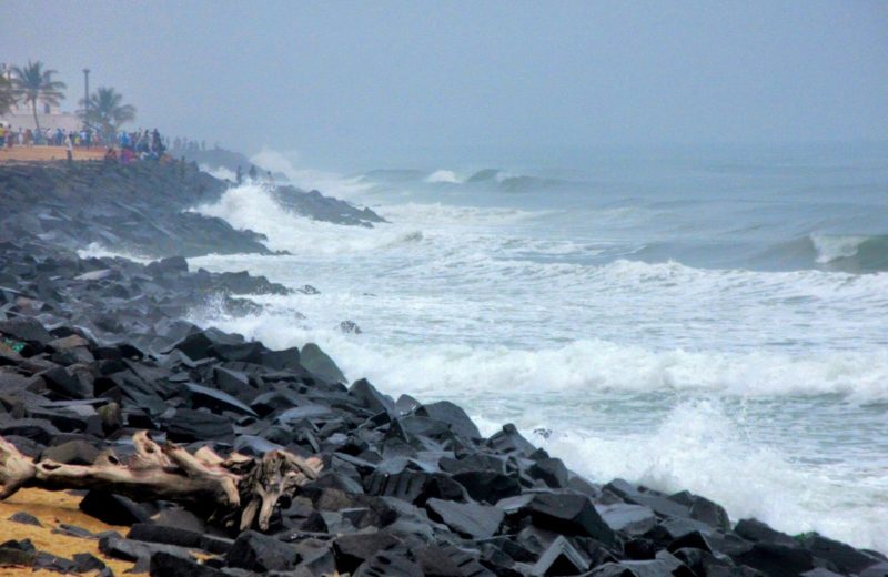 Cyclone Mandous Red alert for Pondicherry ; schools and colleges closed for 2 days