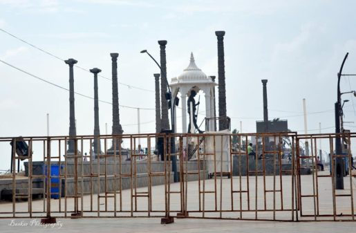 weekend lockdown in puducherry and barricades erected for social distancing on New Year's Eve in Pondicherry